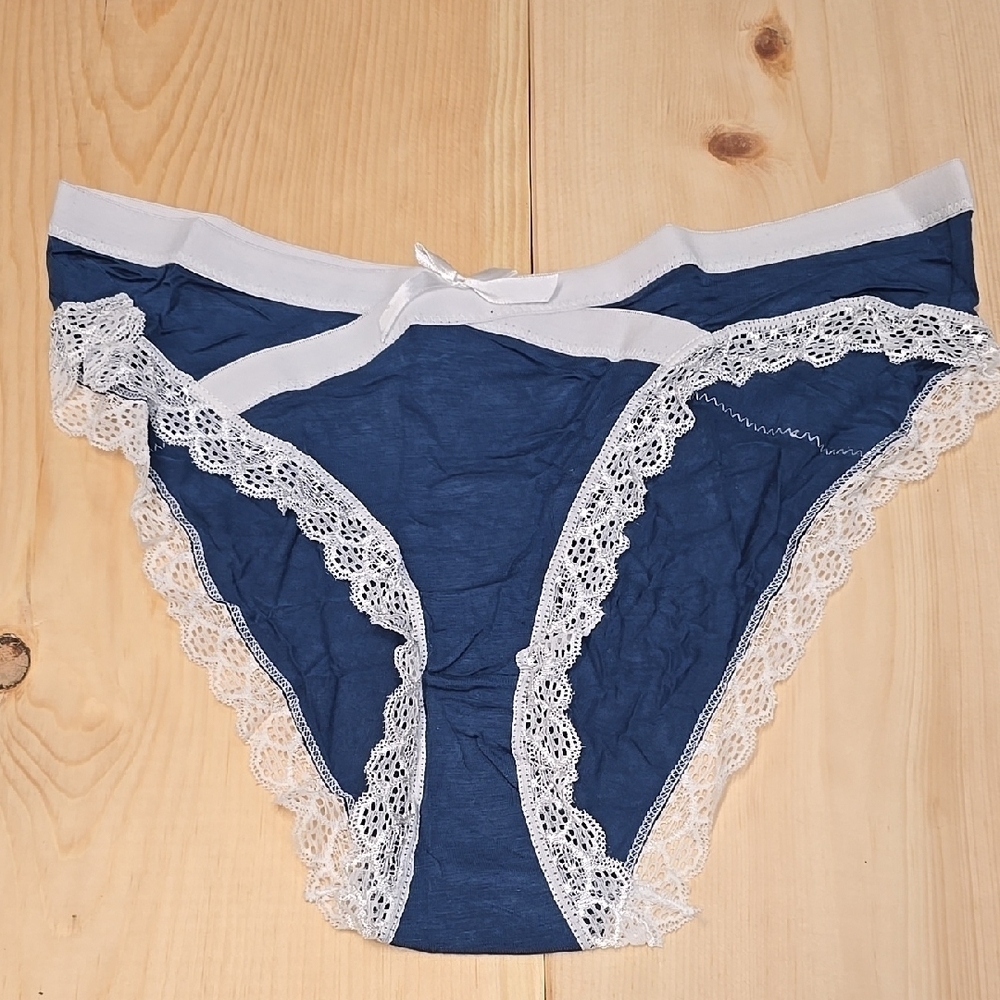 Knotty Size L Blue with White Lace Trim Panties